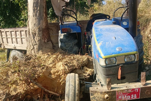 मकवानपुरको बकैयामा ट्रयाक्टर दुर्घटना: २२ जना घाइते