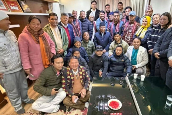 बालकोटबाट एमाले छोड्ने बढे