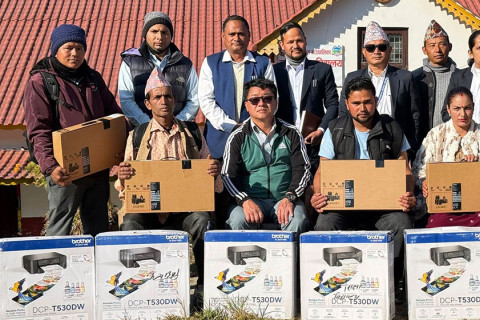 सिरिजङ्गाका १३ विद्यालयले पाए ल्यापटप तथा प्रिन्टर