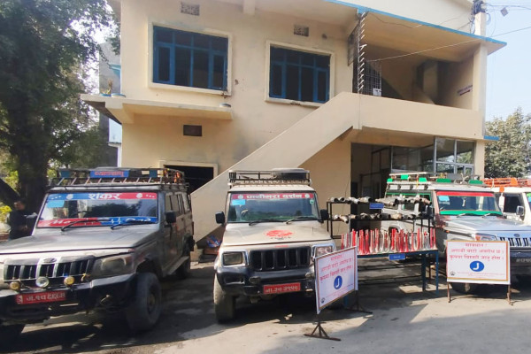 ब्लुबुकमा एउटा, गाडीमा अर्कै: इन्जिन र चेसिस नम्बर फेरेर चलाइएका ५ गाडी नियन्त्रणमा