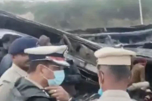 कर्नाटकमा भएको सडक दुर्घटनामा कम्तिमा ११ जनाको मृत्यु