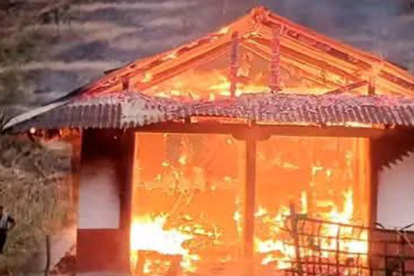 ताप्लेजुङको फक्ताङलुङमा भएको आगलागीबाट नौ लाखको क्षति