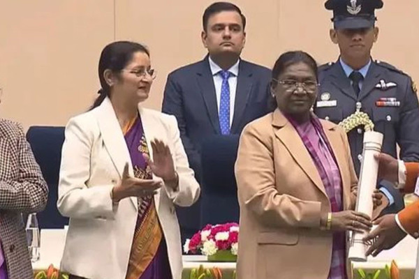 वैभव सूर्यवशीं प्रधानमन्त्री वीर बाल पुरस्कारबाट पुरस्कृत