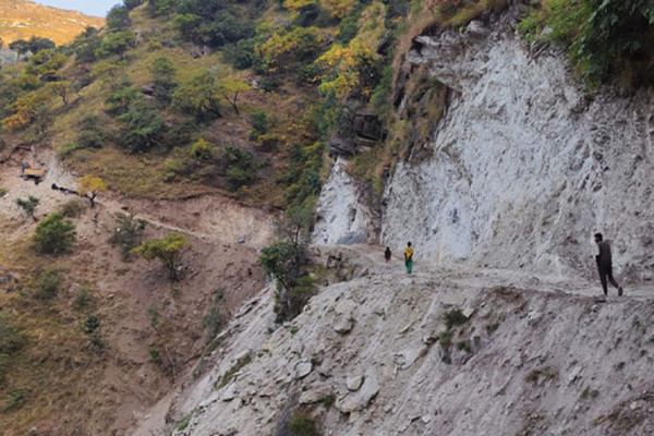 महावै गाउँपालिका जोड्ने सडक स्तरोन्नति गरिँदै