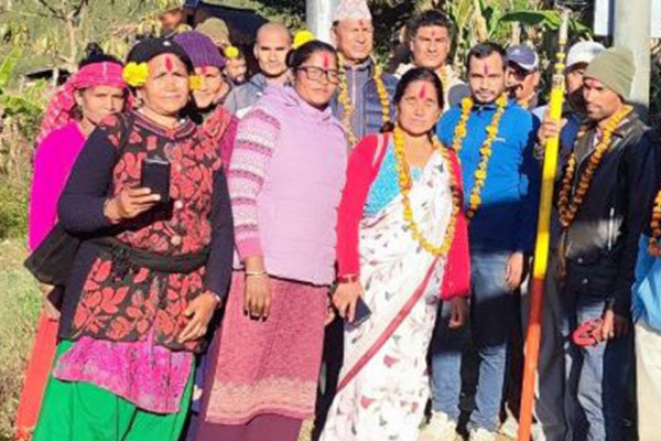 थालिकाँडामा विद्युत पुगेपछि खुसियाली