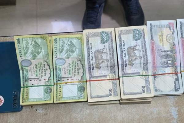 स्रोत नखुलेको ६ लाखसहित विराटनगरका पेट्रोल पम्प सञ्चालक पक्राउ