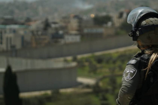 जब इजरायली सैनिक प्रेमी भेट्न अचानक प्यालेस्टिनी सहर पुगिन्...