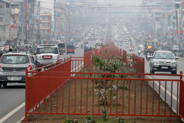 चिसोले चितवनको जनजिवन प्रभावित, तीन दिनदेखि उडान बन्द