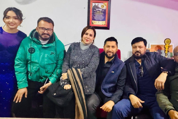 ‘झरीपछिको इन्द्रेणी’ हेर्न रविसँगै रास्वपा नेताहरू हलमा