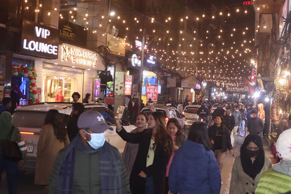 पर्यटकीय क्षेत्रका होटल भरिभराउ