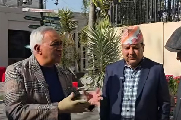 चन्द्र भण्डारी गरे धैर्यता र संयमताको आग्रह, गगनले गरे पार्टी नफुट्न दिने वाचा