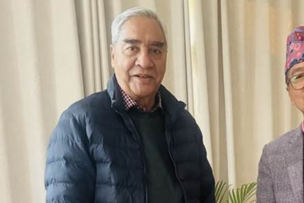 महाराजगन्ज पुगेर लिङ्देनले भेटे देउवा, पृथ्वी जयन्तीमा चियापानकाे निम्तो