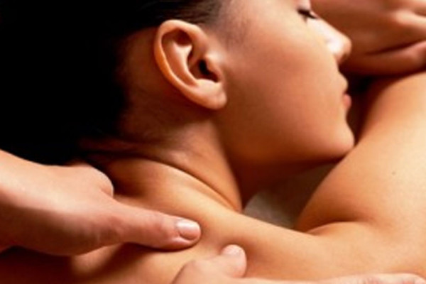 मसाज: शरीर र मानसिक स्वास्थ्यका लागि लाभदायी थेरापी