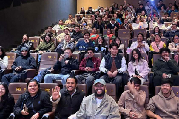 ‘ऊनको स्वीटर’ले भारतका विभिन्न हलमा मनायो ५१ दिन