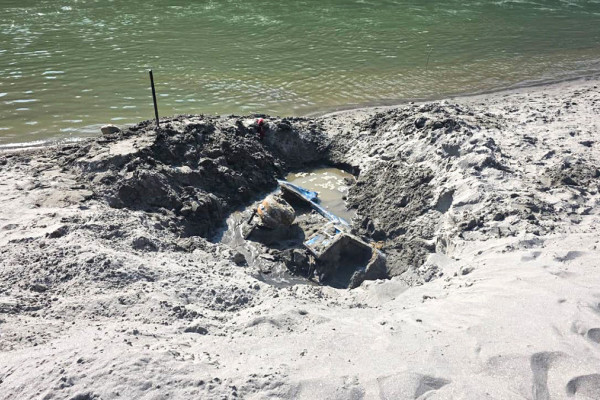 त्रिशुली नदी किनारमा बसको अवशेष फेला