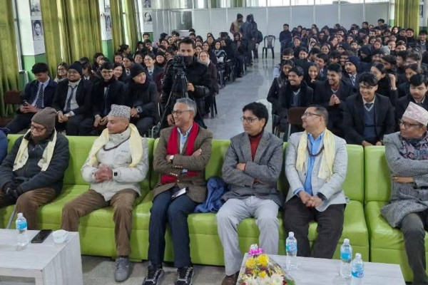 अवसर दिएर युवा पलायन रोक्नुपर्छ