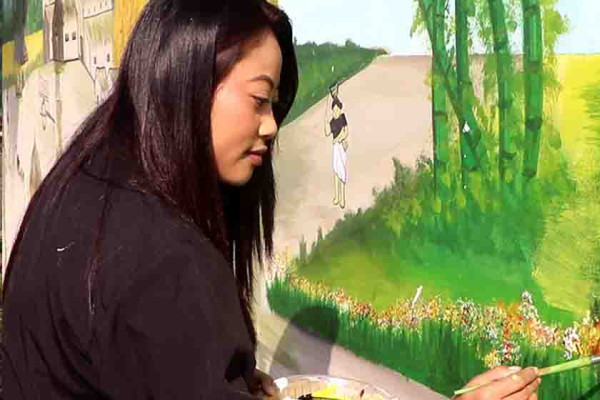 रङमार्फत थारु संस्कृति जोगाउँदै सोमिना