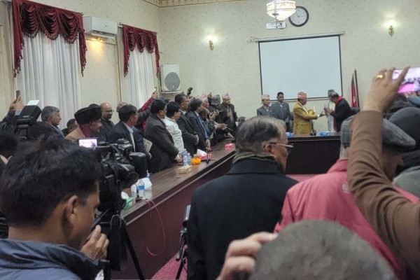 कांग्रेसको आधिकारिकता दाबी गर्दै गगन-विश्वले बुझाए नयाँ कार्यसमितिको विवरण