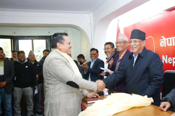 जसपा नेपालका केन्द्रीय उपाध्यक्ष बज्राचार्यसहित सयौं नेता-कार्यकर्ता नेकपा प्रवेश