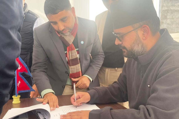 पदभार ग्रहण गरेर रास्वपा कार्यालयबाट बाहिरिए बालेन