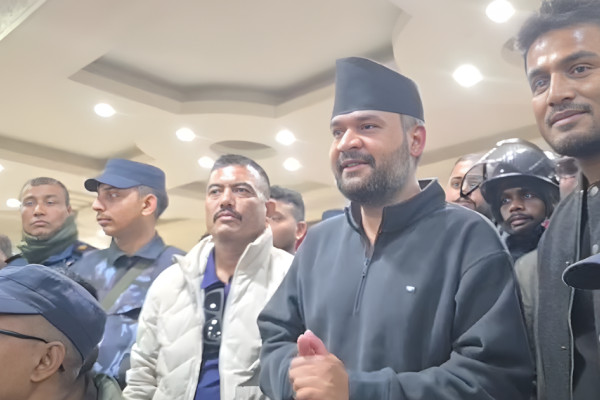 जनकपुर पुगेर बालेनले भने- आजलाई शान्त भएर बसिदिनुस्, भोलि कार्यक्रम स्थलमै भेटौंला