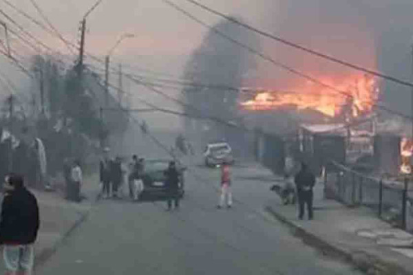 चिलीमा जंगलमा लागेको डढेलोमा १८ जनाको मृत्यु, ५० हजार मानिस घर छोड्न बाध्य