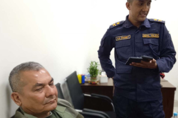 भाषण सकेर फर्कदै थिए, विमानस्थल नपुग्दै पक्राउ परे