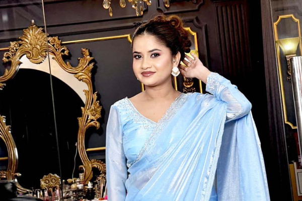 राजनीतिज्ञलाई एलिनाको सुझाव: होचाउने र गाली गर्ने प्रवृत्तिले समाज परिवर्तन हुँदैन