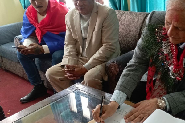 कैलाली ४ मा लेखराज भट्टले गरे मनोनयन दर्ता