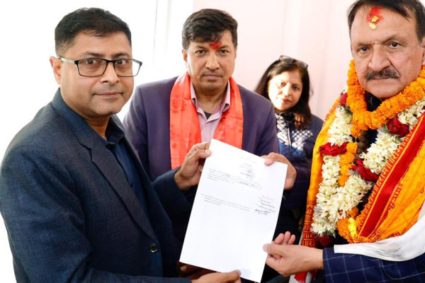 पूर्व अर्थमन्त्री महतले गरे नुवाकोट–१ उम्मेदवारी दर्ता