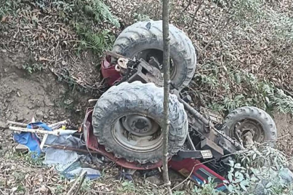 बैतडीमा ट्याक्टर दुर्घटना: मृतक र घाइतेको पहिचान खुल्यो