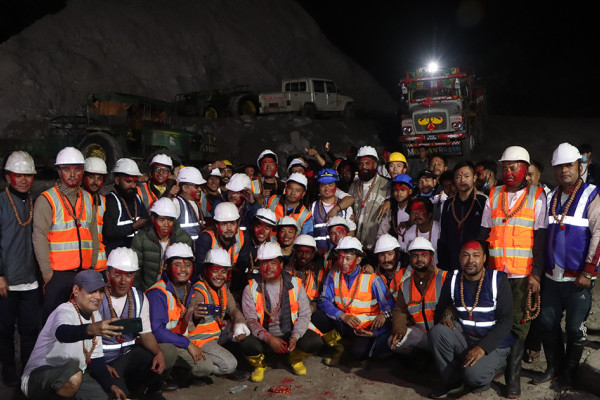 सभाखोला ‘बी’ जलविद्युत् आयोजनाको सुरुङ छिचोलियो