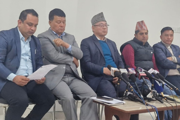 सरकार निर्वाचन सार्ने षड्यन्त्रमा लाग्यो : उपाध्यक्ष थापा