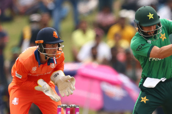 टी-२० विश्वकप: पाकिस्तानको संघर्षपूर्ण जित, नेदरल्यान्ड्स ३ विकेटले पराजित