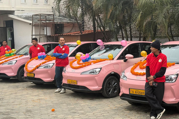 नेपालगञ्जमा ‘ई-ड्राइभ नेपाल’ को सेवा शुभारम्भ