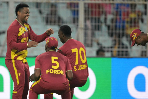 टी-२० विश्वकप: वेस्ट इन्डिजसँग स्कटल्यान्ड पराजित, सेफर्ड एक्लैले लिए ५ विकेट