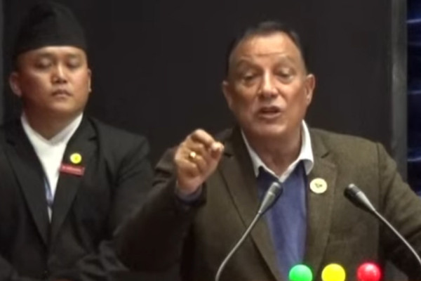 सांसदको स्वकीय हटाइएकोमा कांग्रेस आक्रोशित