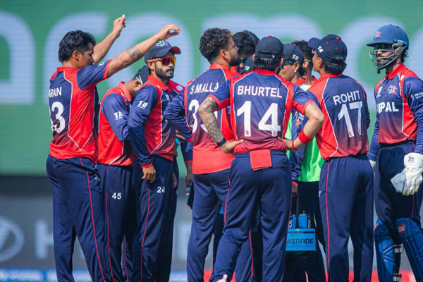 आईसीसी टी-२० विश्वकप : इंग्ल्यान्डविरुद्ध ऐतिहासिक जितबाट चुक्यो नेपाल