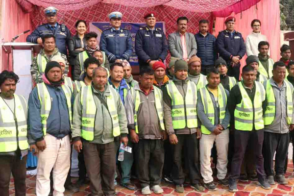 विराटनगरमा सिटी सफारी चलाकलाई ‘सुरक्षित चालक’ को पोसाक