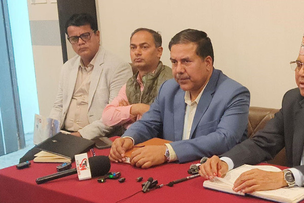 एमाले जनताका प्रश्नबाट भाग्दैन : नेता दाहाल