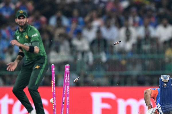 भारतलाई तेस्रो झड्का: तिलक वर्मा २५ रनमा आउट