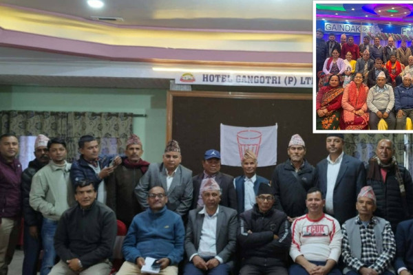 चितवनमा भोट माग्दै बाग्लुङ र गोरखाका उम्मेदवार