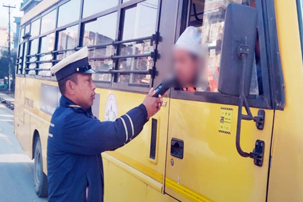 ‘रक्सीको ताल’ मा स्कुलबस चलाउने पाँच चालक पक्राउ