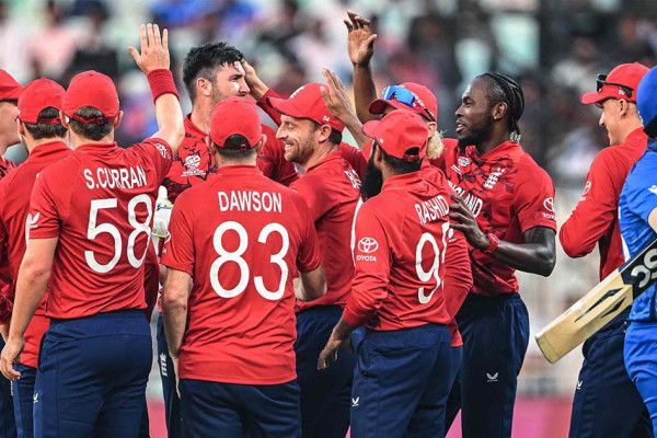 इटालीलाई हराउँदै इंग्ल्यान्ड ‘सुपर–८’ मा प्रवेश