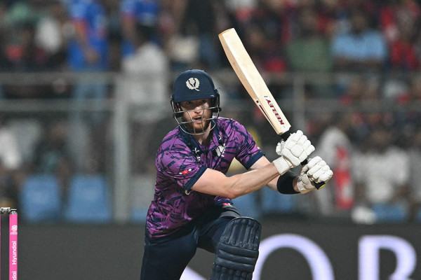 नेपालविरुद्ध जोन्सको आक्रामक अर्धशतक