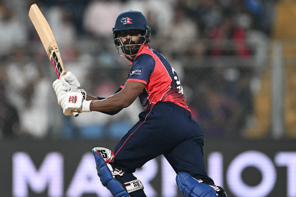 स्कटल्याण्डविरुद्ध नेपाल: १० ओभरमा ७९/१