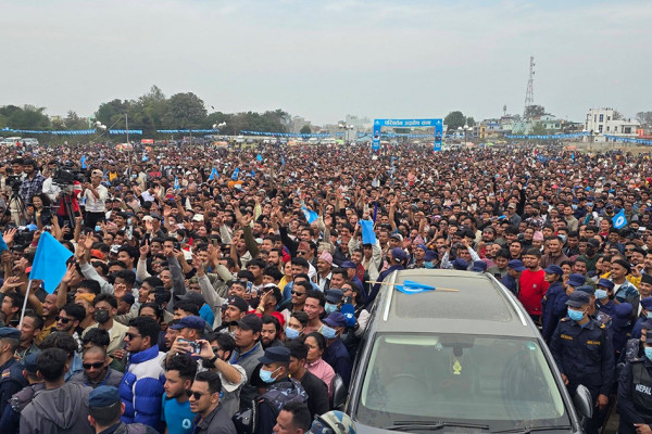 धनगढीमा रास्वपाको लहर, आँखाले भ्याएसम्म समर्थक