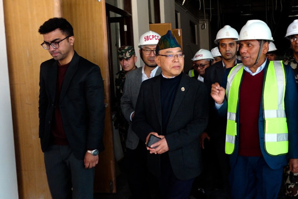 अध्यक्ष दाहालद्वारा निर्माणाधीन सङ्घीय संसद् भवनको निरीक्षण