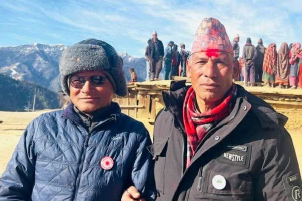 जुम्लामा उम्मेदवारबिच फोनमै मत माग्ने मित्रता