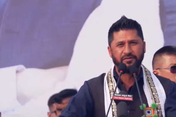 गगनलाई रविको काउन्टर: २० वर्षपछि बल्ल कानुन फेर्ने ज्ञान आयो ?